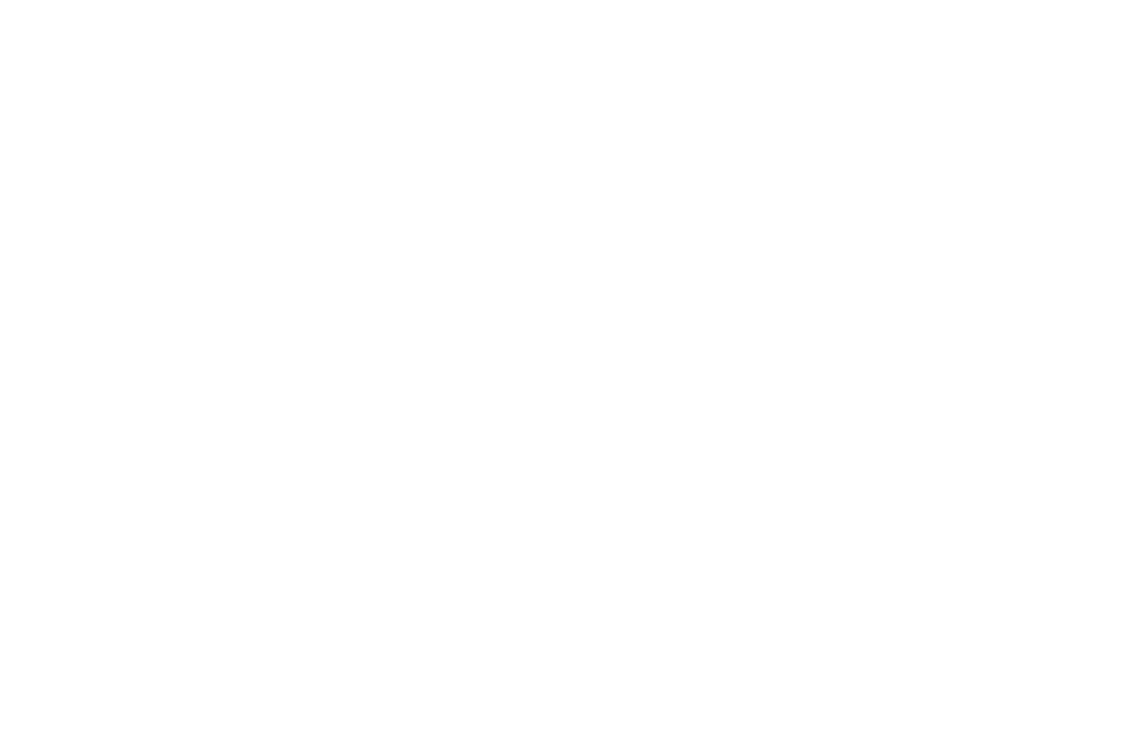 Logo du spectacle Sophie au Cabaret ! , avec une typographie élégante et artistique où le mot 'Sophie' est mis en valeur par des courbes et des ornements, accompagné du texte 'AU CABARET' en lettres capitales.